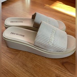 True religion wedged sandals